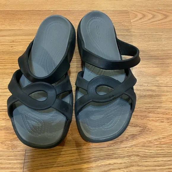 Crocs Stylish Black Women's Sandals - Picture 5 of 6